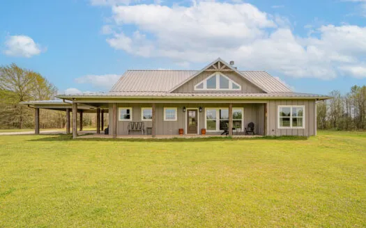 Winnsboro – Wood County Texas – 4/3 Country Home on 35 Acres + 2/1 in the 50×50 Shop