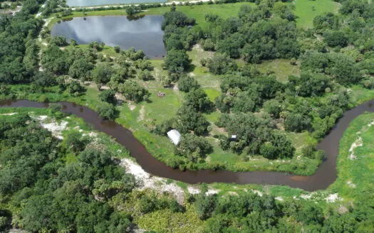 Beautiful secluded Creekside Stilt Cabin in Arcadia, Florida!