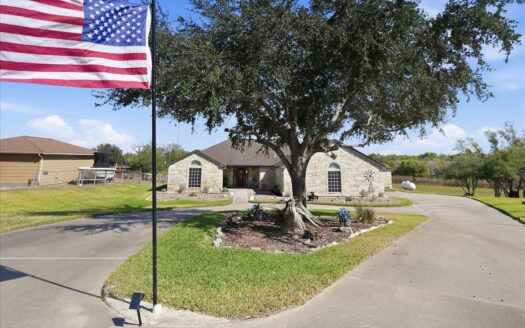 Gorgeous Property for Sale at Lake Corpus Christi