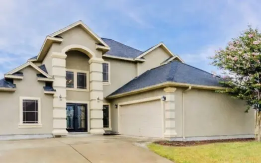 Stunning home in The Lakes Northwest