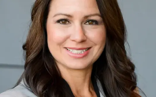 agent profile picture for Crystal Richardson on luxury homes website