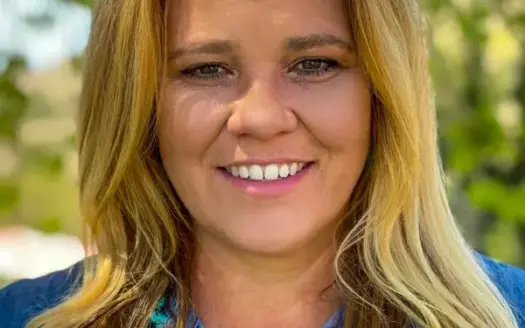 agent profile picture for Pamela Teskey on luxury homes website