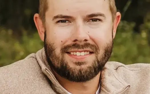agent profile picture for Tucker Smith on luxury homes website
