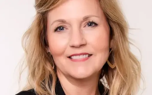 agent profile picture for Burdetta Pendergrass on luxury homes website