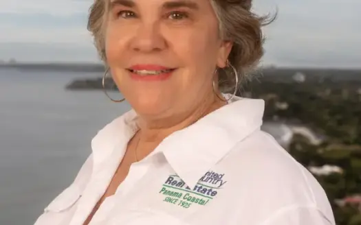 agent profile picture for Angelica Torres Kasin on luxury homes website