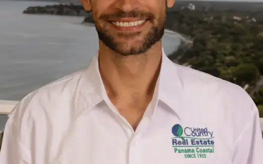 agent profile picture for Edouard Mason on luxury homes website
