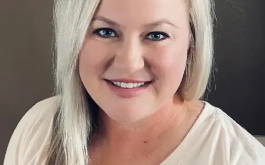 agent profile picture for Katrina Albert on luxury homes website