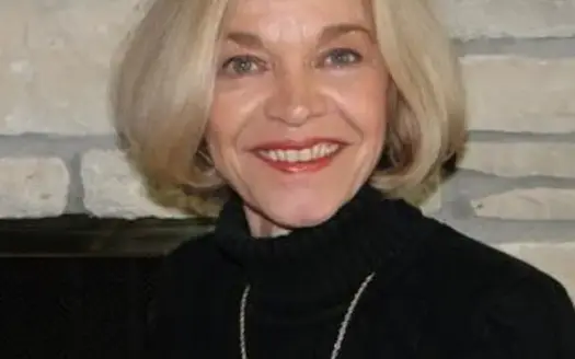 agent profile picture for Kay Florence on luxury homes website