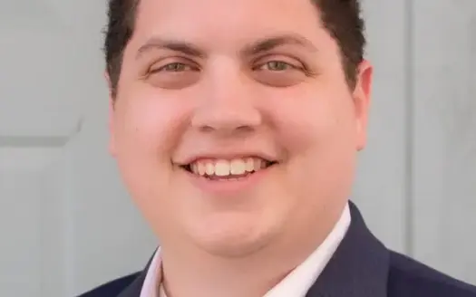 agent profile picture for Hunter Peeler on luxury homes website