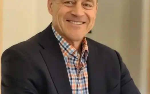 agent profile picture for Dan Kiedinger on luxury homes website
