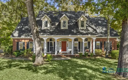Luxury Home with Guest House on 1.6 Acres For Sale in Searcy, AR