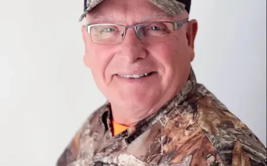 agent profile picture for Fred Bennett on luxury homes website