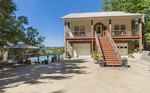 Branson, Mo Private Home For Sale With Lake Views, Pool & More!