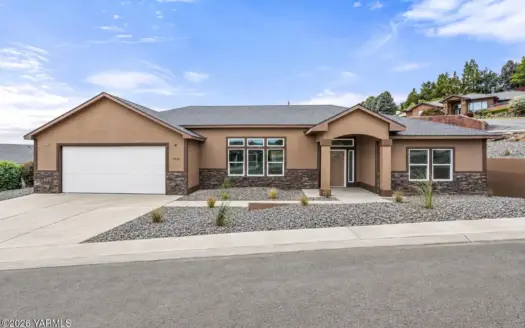New Luxury Home in Scenic Ridge Loop Gated Community