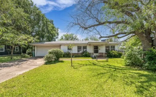 401 Avenue I, Waco, TX, Single-Story Home in Connally ISD