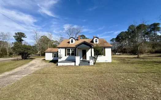 Renovated 4BR Home on 0.9 Acres in Dothan, AL