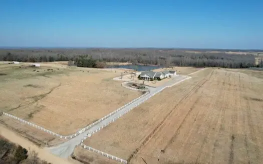 Cattle Ranch and Two Homes Live Water on Acreage in Arkansas