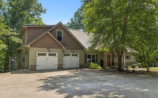Hohenwald Tennessee ranches real estate listing photo 1