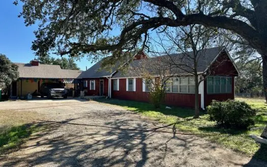 Country Home on 10 Acres Near Zephyr TX,  Barn, Creek & Wildlife