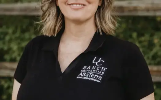 agent profile picture for Kim Ross on ranch properties website