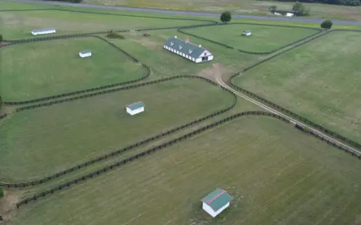 Premier equestrian estate for sale near Franklin Ky.
