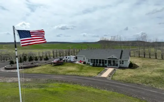 Eastern Oregon Dog Mountain Farm