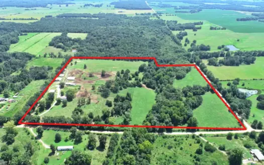 Country Home and Farm for Sale in Cedar County Missouri