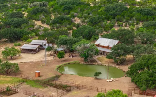 Dunbar Draw Ranch-First-Class Improvements, Exceptional Wildlife