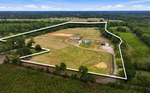35.41 Acre Horse Ranch with Roping Arena & Pool in Troup TX