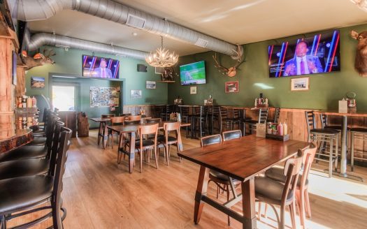 Location1/City1} Washington restaurant and bar real estate listing photo 1