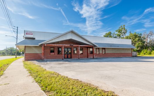 Location1/City1} Florida restaurant and bar real estate listing photo 1