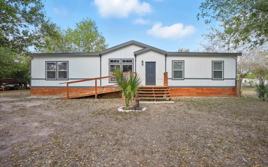 Location1/City1} Texas restaurant and bar real estate listing photo 1