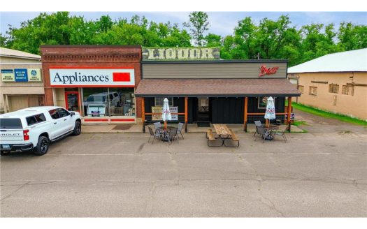 Location1/City1} Minnesota restaurant and bar real estate listing photo 1