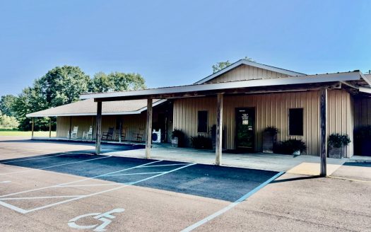 Location1/City1} Mississippi restaurant and bar real estate listing photo 1