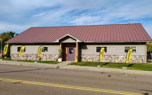 Location1/City1} Wisconsin restaurant and bar real estate listing photo 1