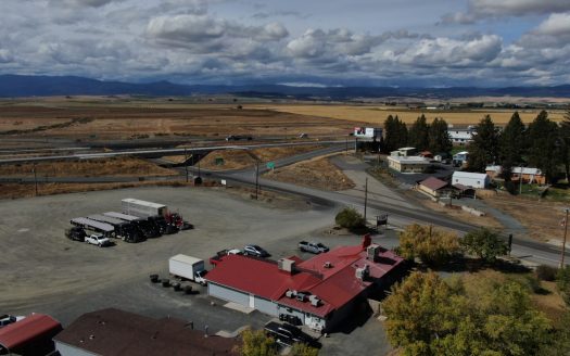 Location1/City1} Oregon restaurant and bar real estate listing photo 1