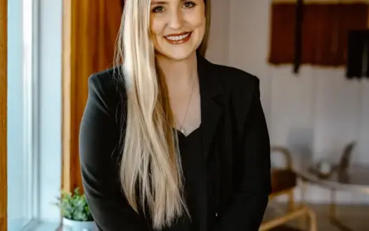 agent profile picture for Kirsten Voegel on restaurant and bar properties website