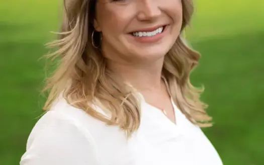 agent profile picture for Lexi Frye on restaurant and bar properties website