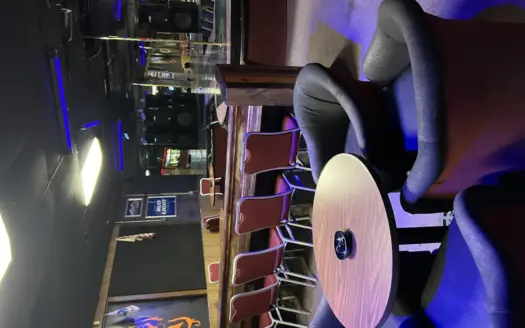 Established Club & Bar, Located in high-traffic area