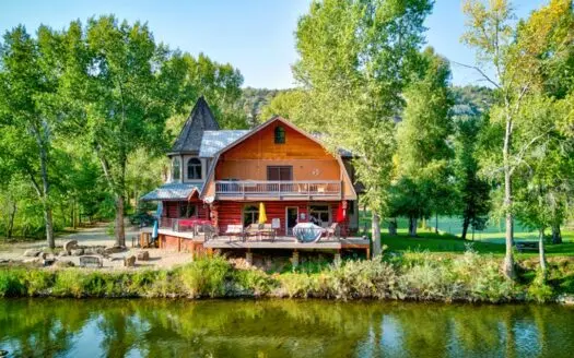 Stunning Riverfront Log Home in Dolores, CO – A Colorado Retreat