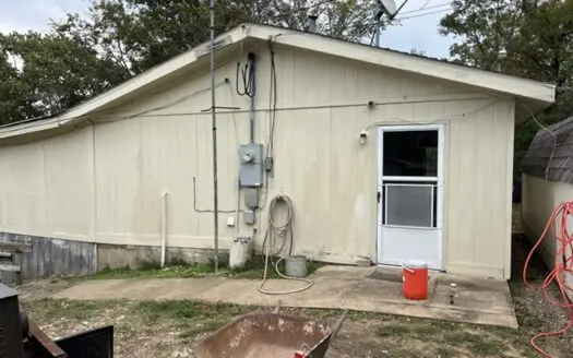 2 Homes Fronting Gov’T Strip On Bull Shoals Lake