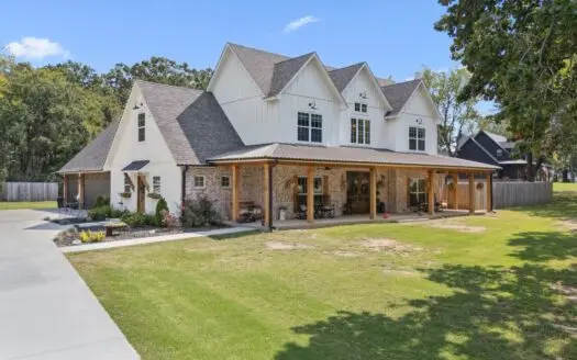 Pryor, Oklahoma Luxury Custom-Built  Farmhouse For Sale