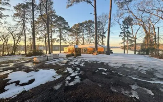 Beautiful Lake Front Home with Corner Lot in Lone Star Texas