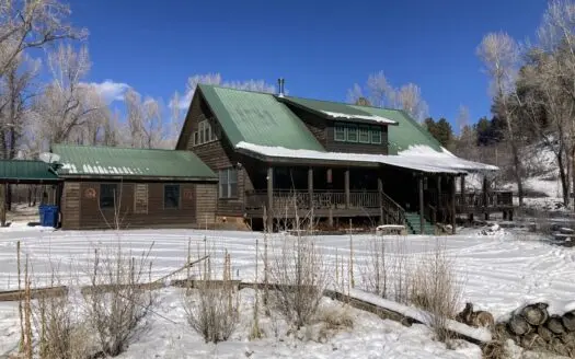 Beautiful 4 Bedroom Home With Private River Access