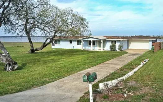Lakefront Living on Lake Corpus Christi – Guest Suite & Pier