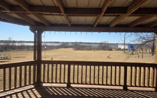 Great Lake View – 2 bed 1 bath home on 1.19 ac – Wichita Falls TX