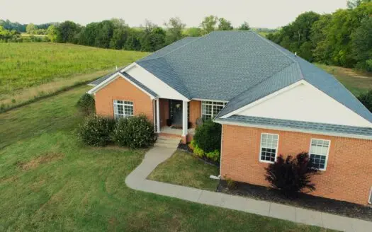 Beautiful 4-Bedroom, 3.5 Bathroom Home Near Barren River Lake